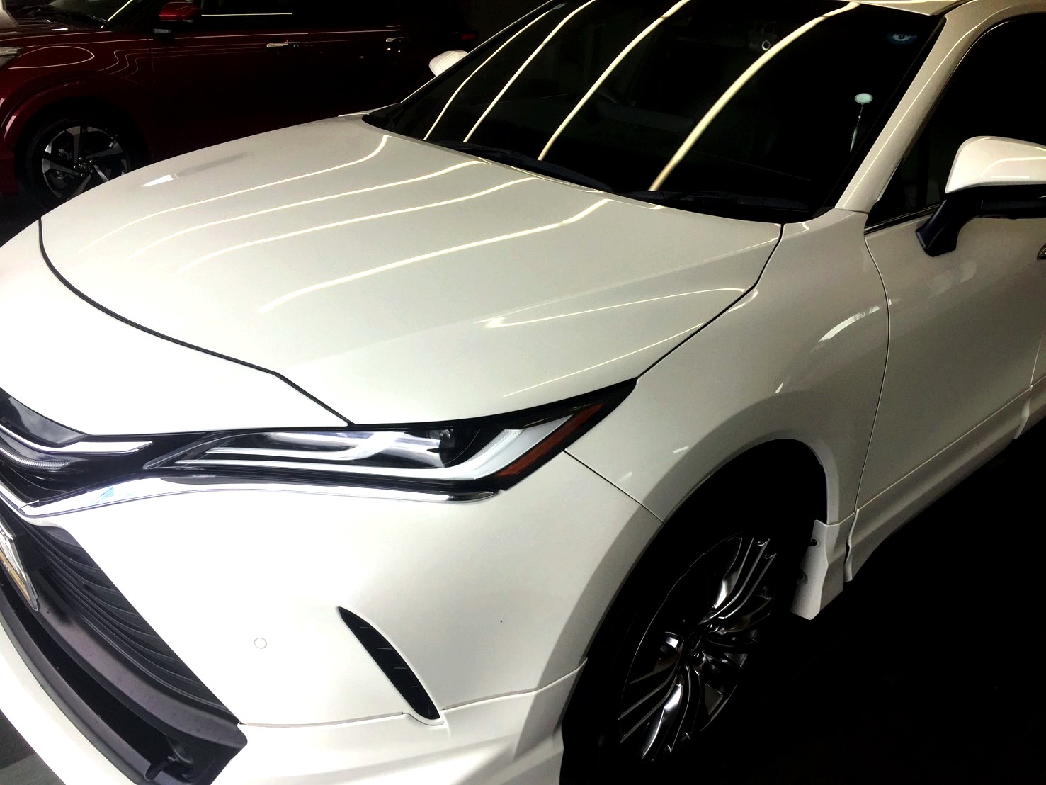 RevoS Car Coating Japan 施術車両。白のハリアーも上品な輝きに。