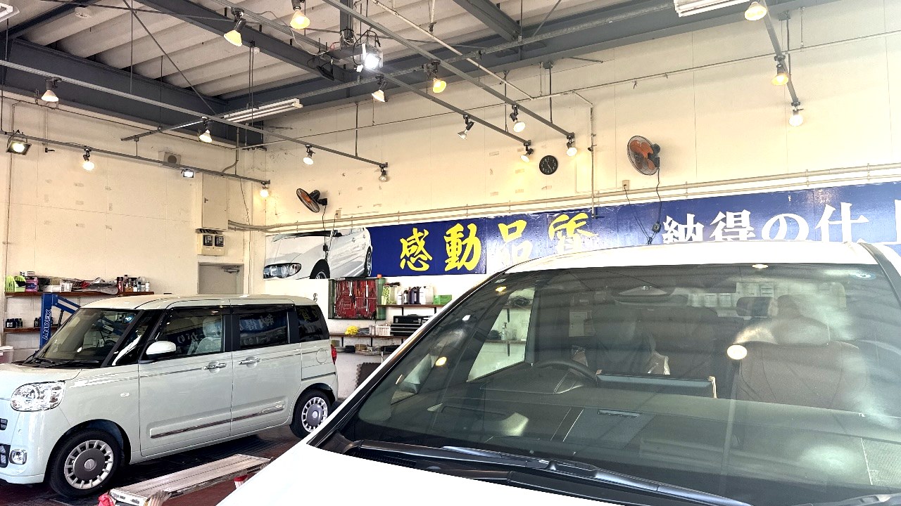 技術向上会の会場。室内の「感動品質」の掲示と車両